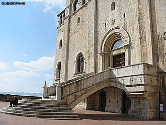 Scalinata del Palazzo dei Consoli 