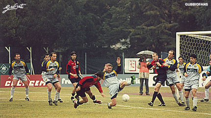 Matzuzzi di testa sfiora il gol