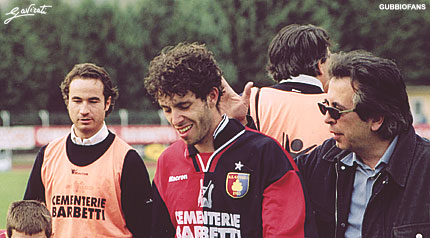 Sandreani riceve i complimenti del d.s. Crespini a fine partita