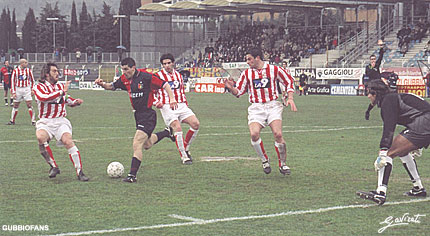Lazzoni davanti alla porta cerca il gol