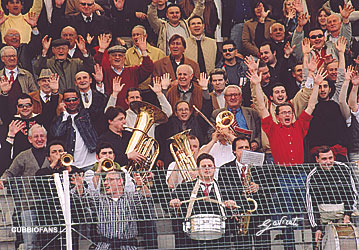 La Banda musicale suona la carica in tutto lo stadio