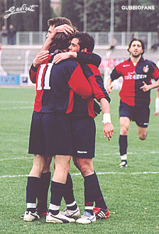 Cipolla festeggiato dopo il gol dell'1-0