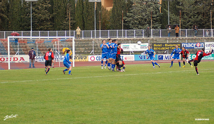 Zacchei calcia dal limite