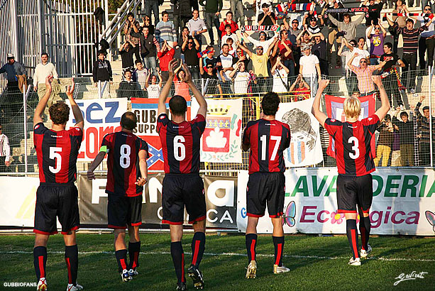 Festa tifosi del Gubbio con i calciatori