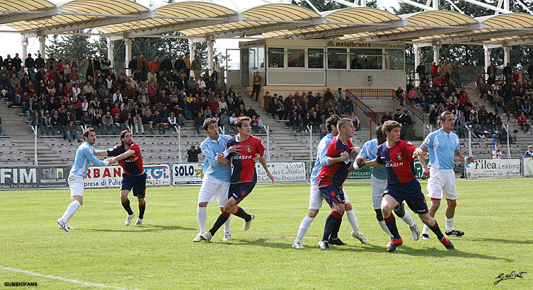 Mischia in area biancorossa