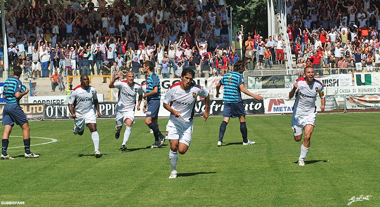 Rivaldo esulta