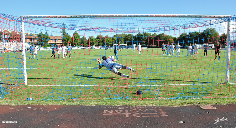 Lamanna para il penalty