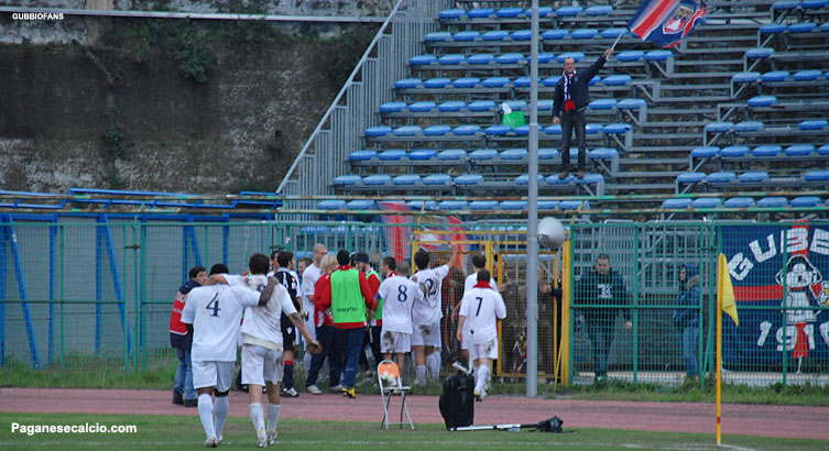 Festa calciatori e tifosi