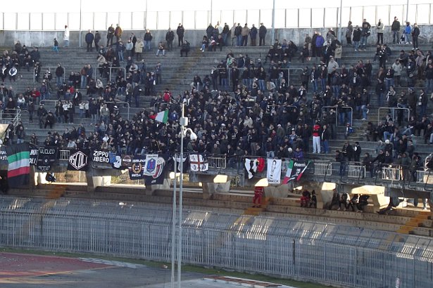 Curva Ascoli