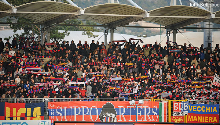 Sciarpata tifosi rossobl