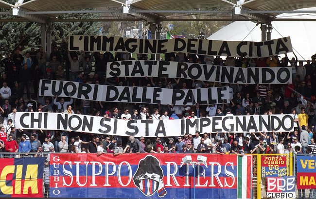 Striscione dei tifosi
