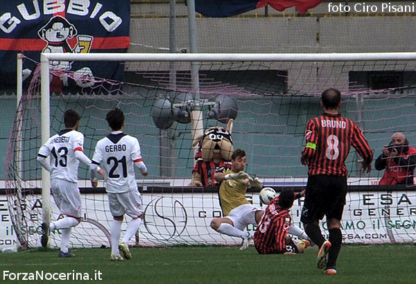 Negro, gol
