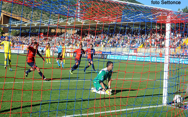 Ciofani rigore, gol