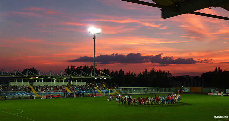 stadio in notturna