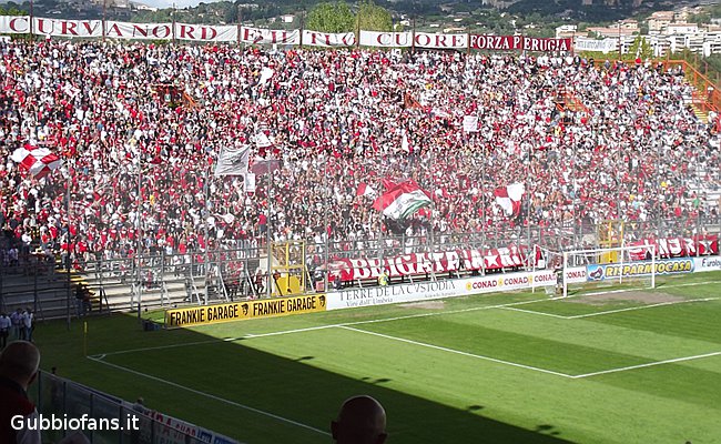 Panoramica tifosi Perugia