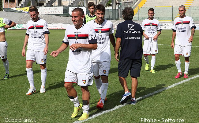 Acori si congratula