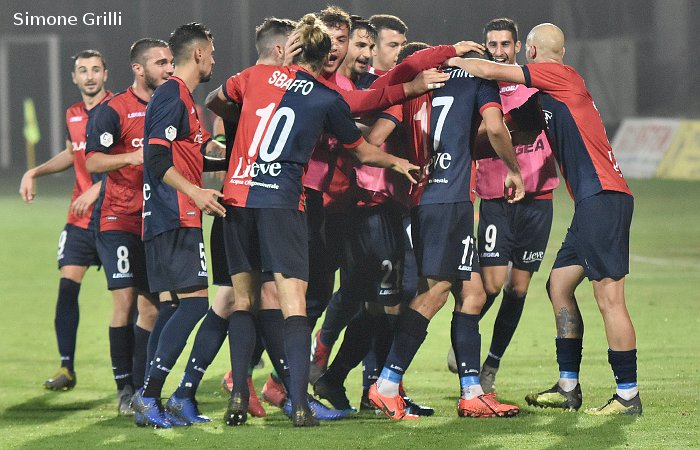 Sorrentino abbracciato